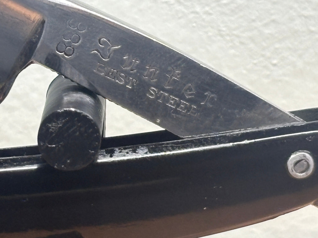 Junter No. 888 Straight Razor with Junter Box