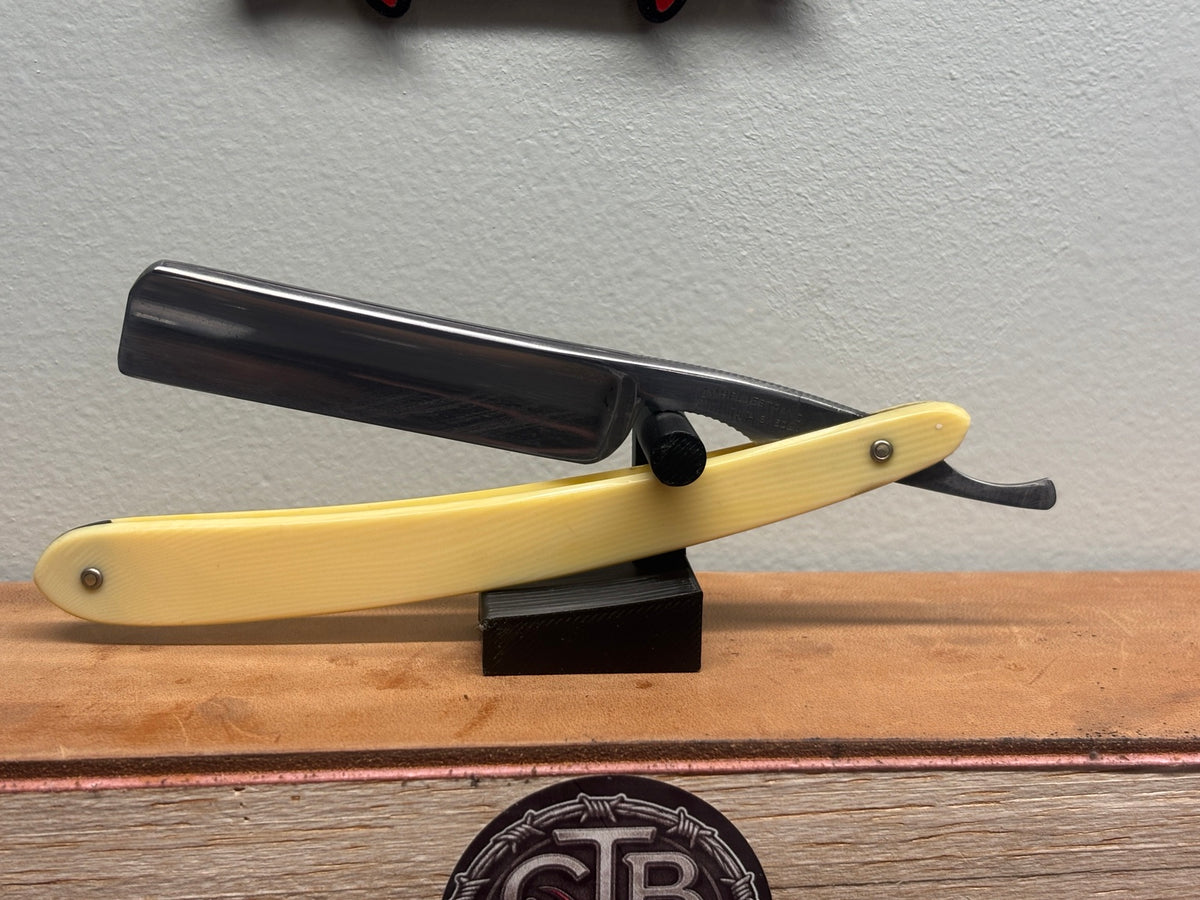 C.V. Heljestrand MK31 Straight Razor - No Box