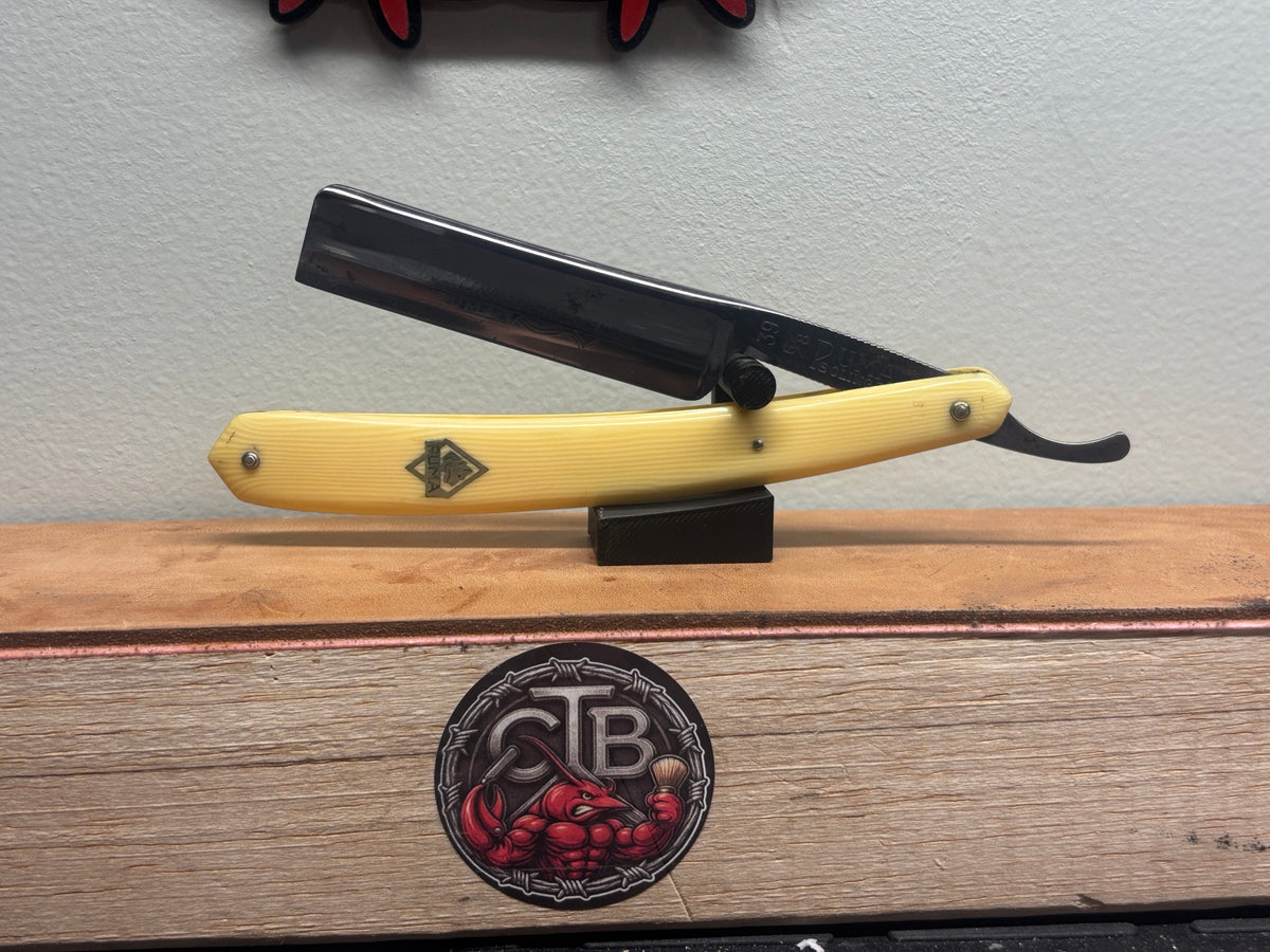 Puma No. 39 — 6/8 Straight Razor